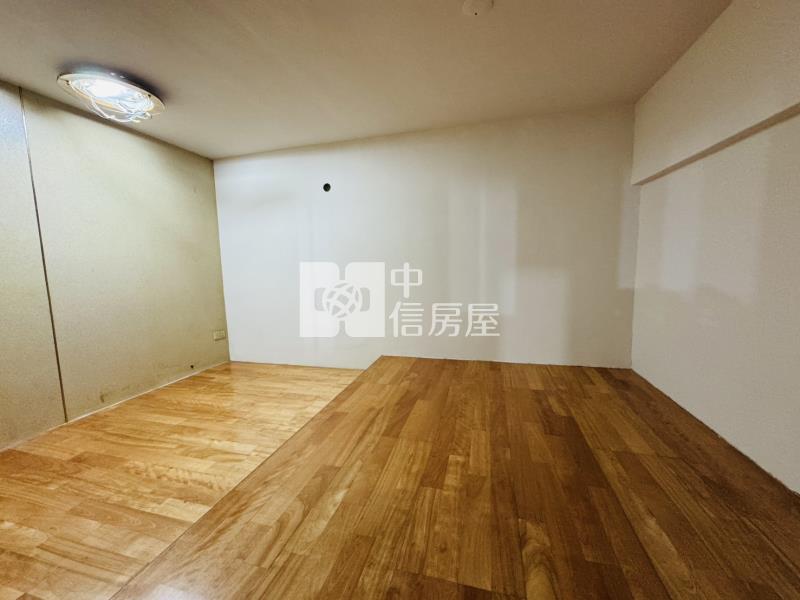 平興國小旁挑高五房｜現代星洲房屋室內格局與周邊環境