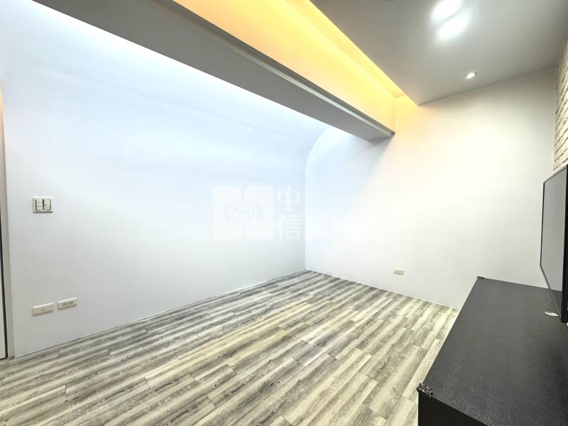 【奔馳】天王星設計師的家房屋室內格局與周邊環境