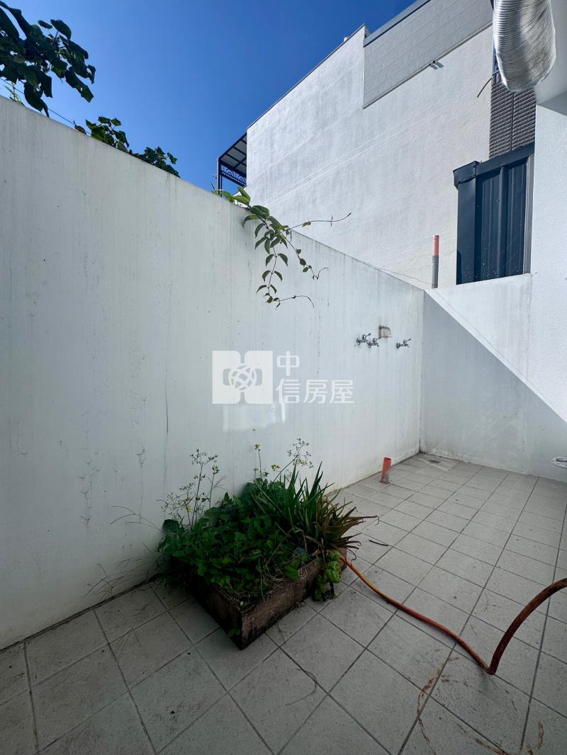 斗六石榴輕屋齡邊間別墅房屋室內格局與周邊環境