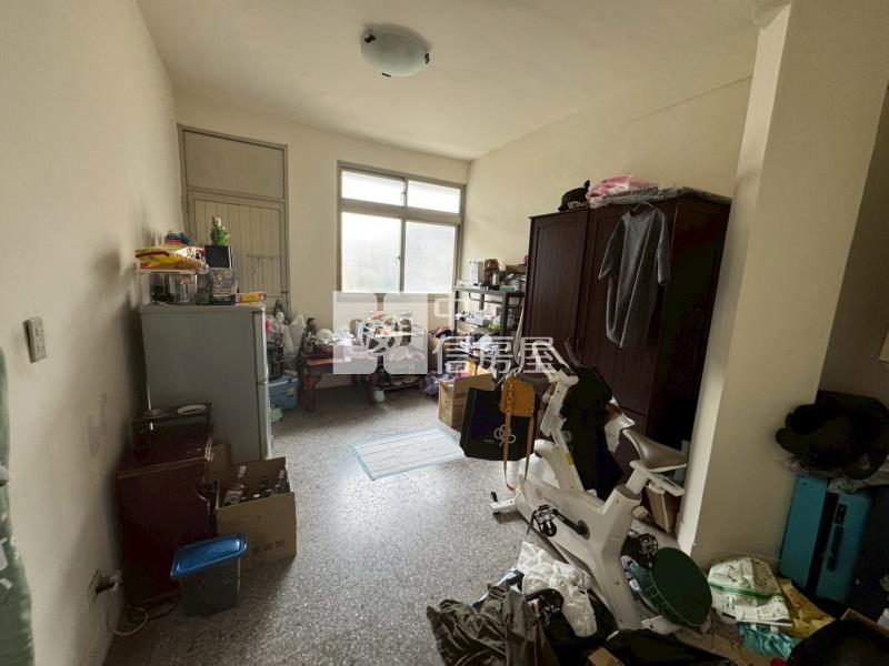 潭子大面寬大地坪角間透天房屋室內格局與周邊環境