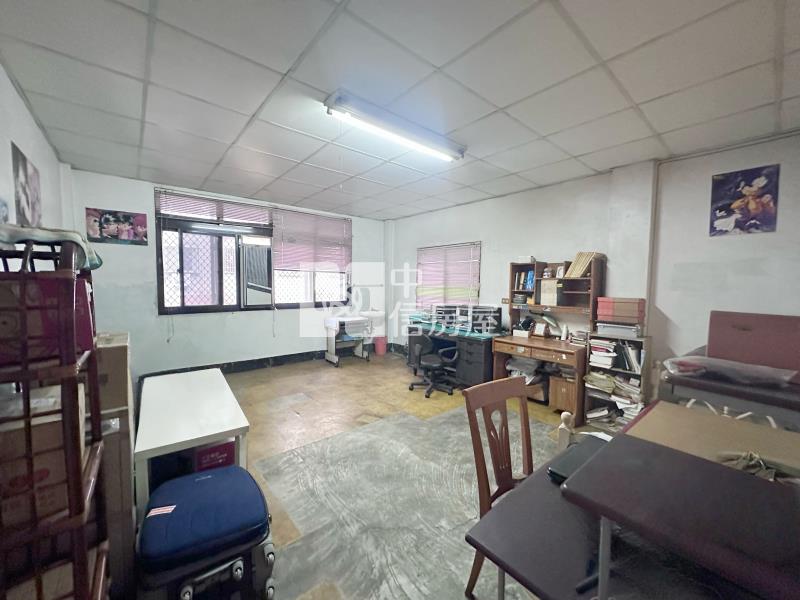 頭家學區前院車庫美透天房屋室內格局與周邊環境