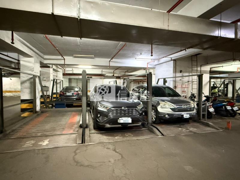 文華高中牛津世界精美2房休旅車位房屋室內格局與周邊環境