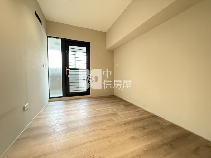 文華高中牛津世界精美2房休旅車位房屋室內格局與周邊環境