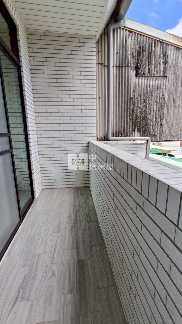 大林商圈公園首排4房整新車墅房屋室內格局與周邊環境