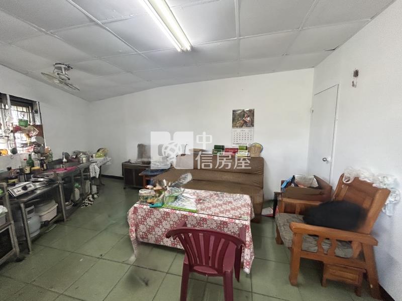 新訓中心應有盡有之鐵皮屋+停車場房屋室內格局與周邊環境