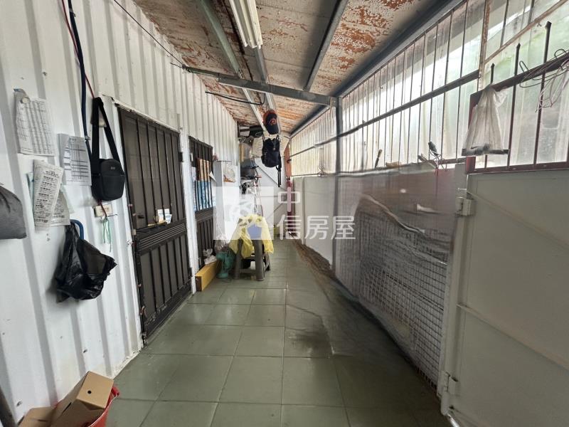 新訓中心應有盡有之鐵皮屋+停車場房屋室內格局與周邊環境