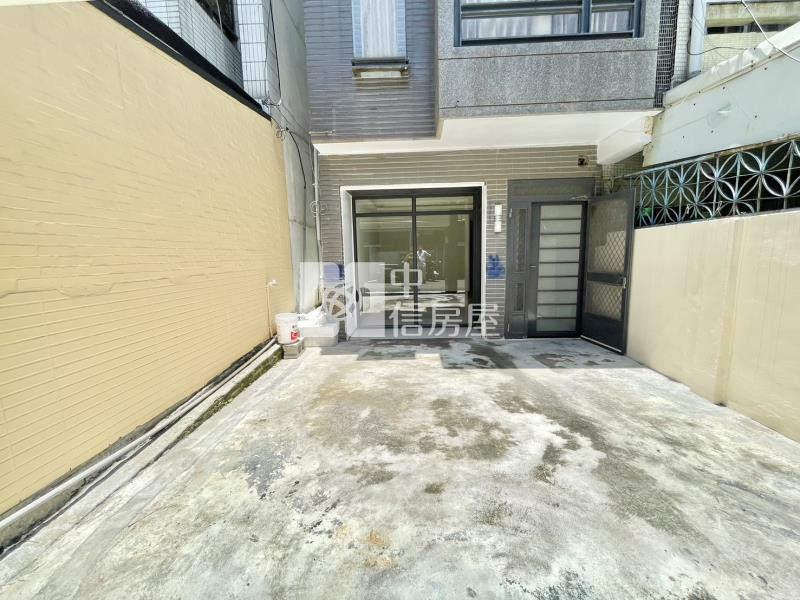 忠義街車庫別墅房屋室內格局與周邊環境