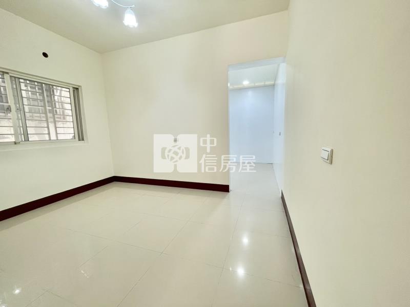 忠義街車庫別墅房屋室內格局與周邊環境