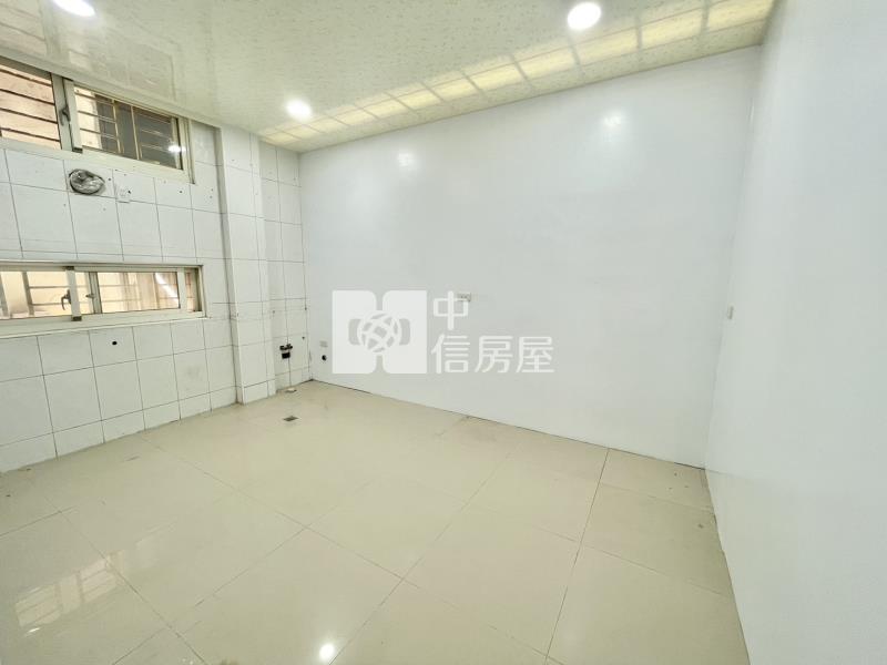 忠義街車庫別墅房屋室內格局與周邊環境