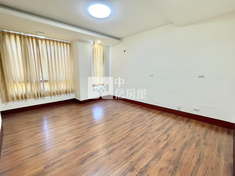 忠義街車庫別墅房屋室內格局與周邊環境