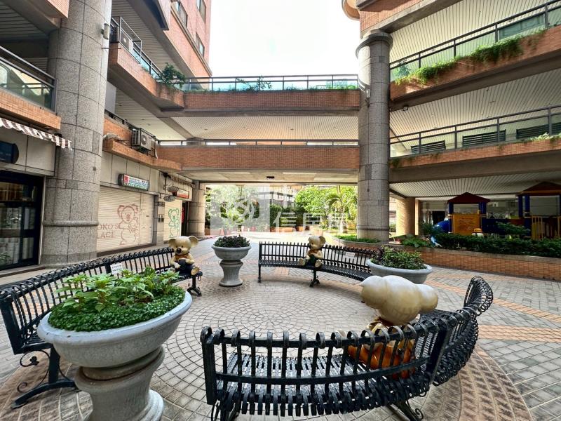 曉明女中旁三改二高樓層房屋室內格局與周邊環境