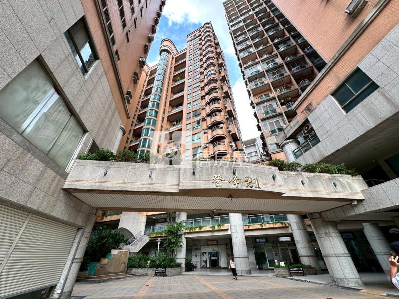 曉明女中旁三改二高樓層房屋室內格局與周邊環境
