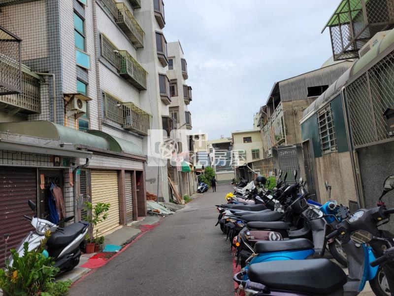 裕豐街精巧1F店面房屋室內格局與周邊環境