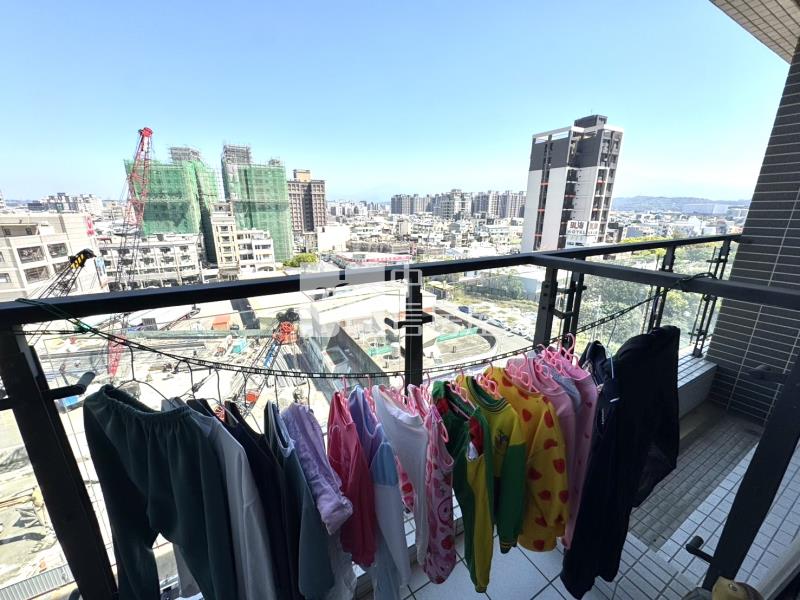 公園2房車位美廈房屋室內格局與周邊環境