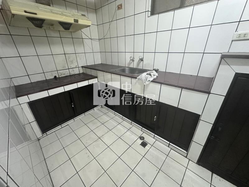 逸園前院活巷美透天房屋室內格局與周邊環境