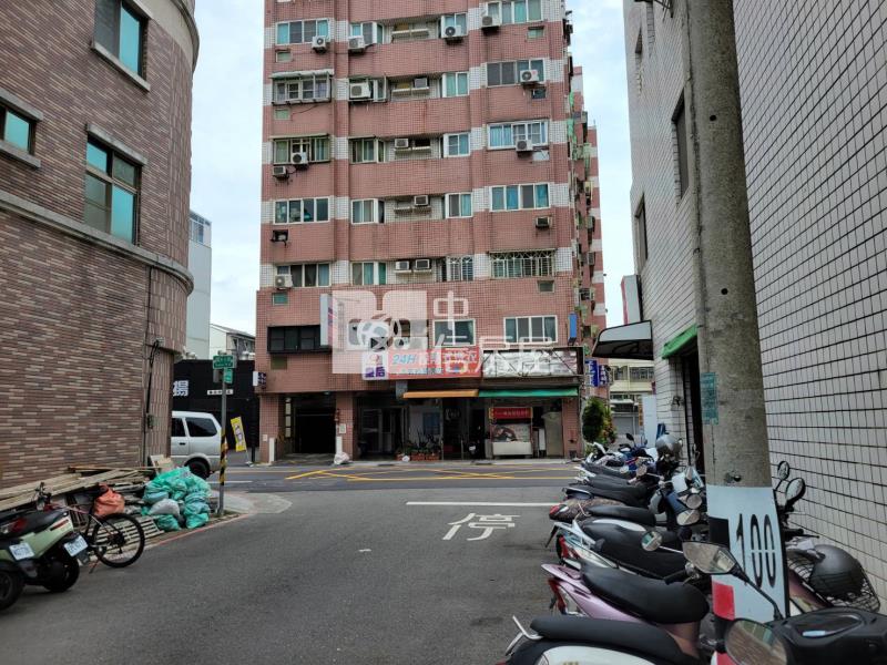 世岱吉祥三房平車房屋室內格局與周邊環境