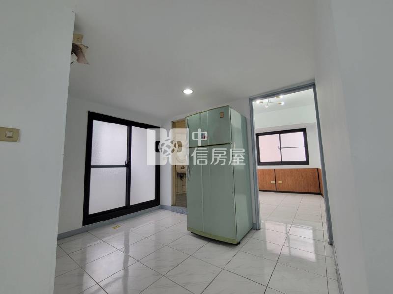 世岱吉祥三房平車房屋室內格局與周邊環境