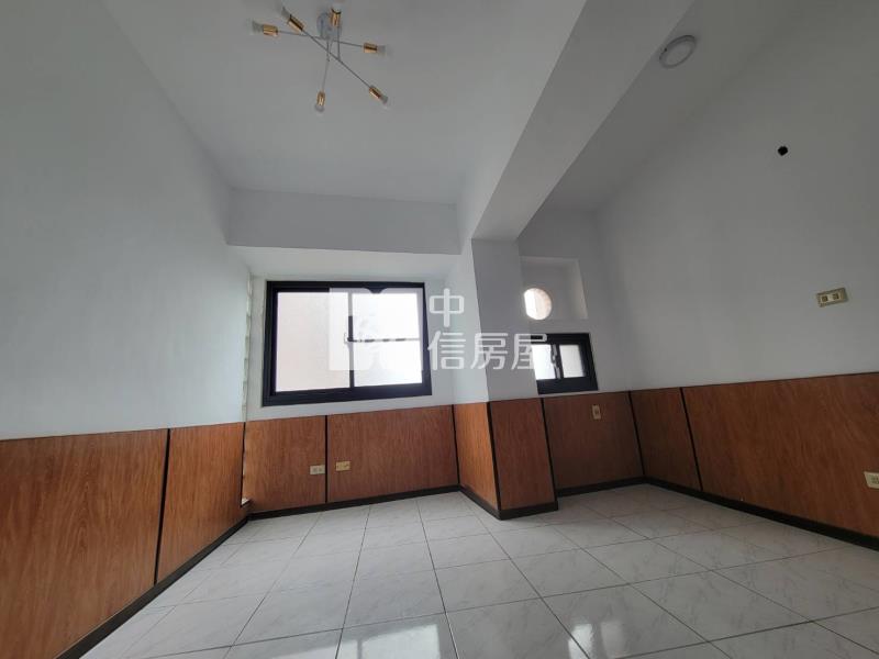 世岱吉祥三房平車房屋室內格局與周邊環境