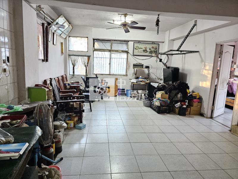 竹南台1線大面寬店面房屋室內格局與周邊環境