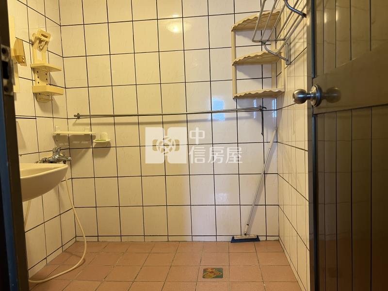 【安家】專任-體育園區邊間大面寬車庫透天別墅房屋室內格局與周邊環境