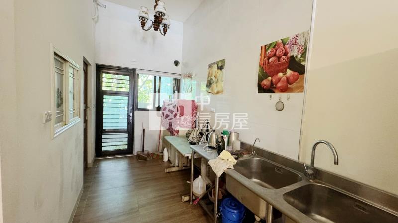 龍潭湖旁收租透天房屋室內格局與周邊環境