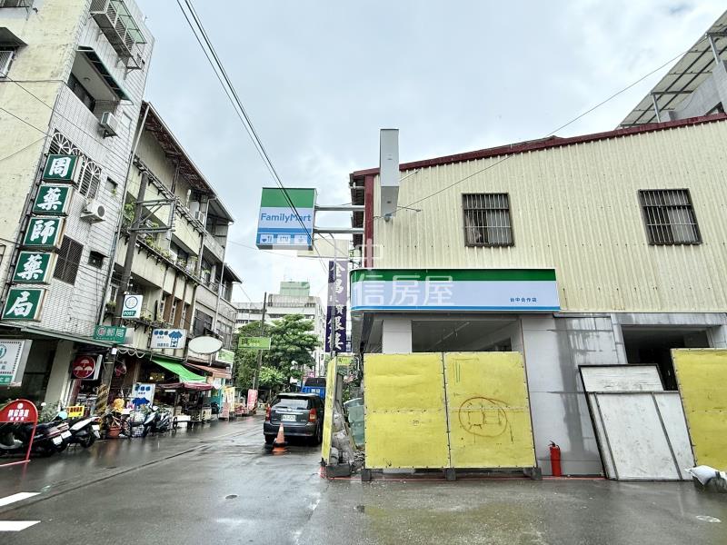 年收126萬|全家連鎖超商承租雙面臨路9米黃金角間透店房屋室內格局與周邊環境