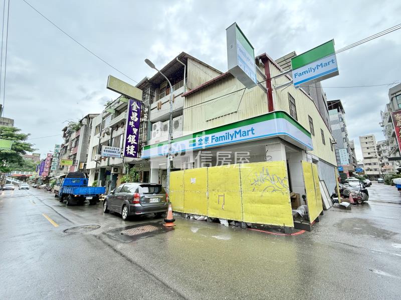 年收126萬|全家連鎖超商承租雙面臨路9米黃金角間透店房屋室內格局與周邊環境
