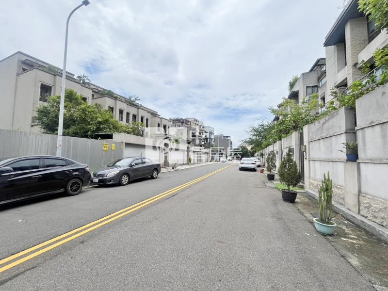 東山高中大面寬建地房屋室內格局與周邊環境