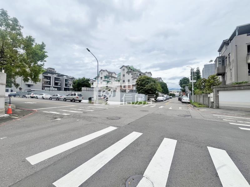 東山高中大面寬建地房屋室內格局與周邊環境