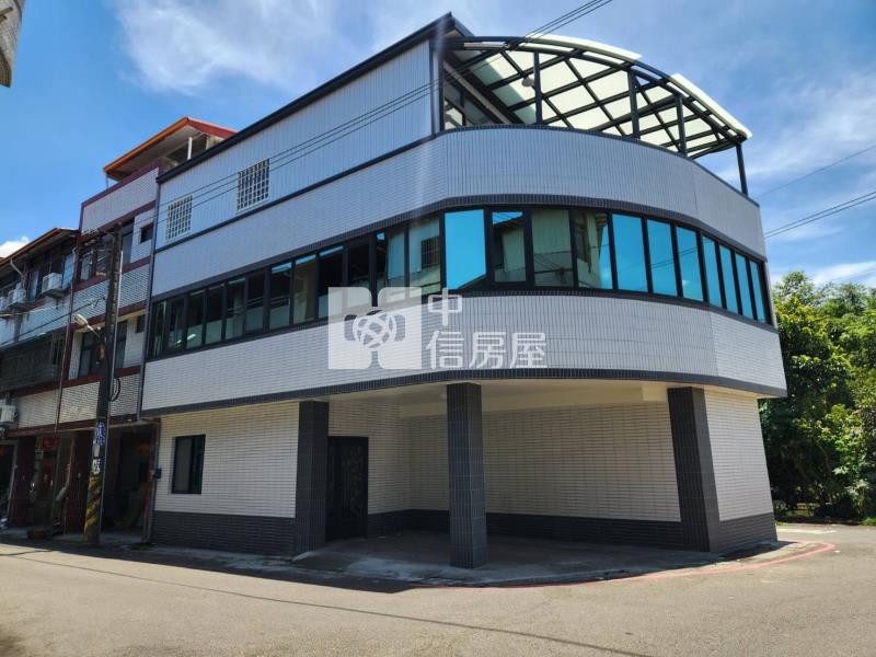 竹山公所旁全新整理邊間透天房屋室內格局與周邊環境