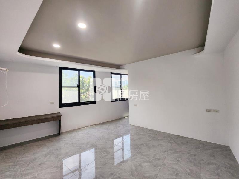 竹山公所旁全新整理邊間透天房屋室內格局與周邊環境