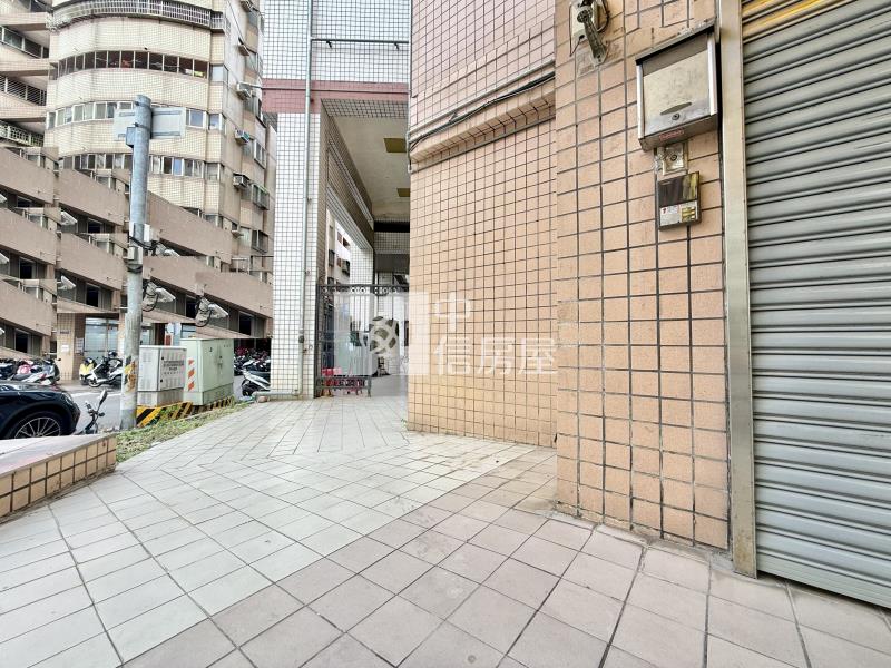 台中科大精密園區邊間可停3車1樓+2樓住店合一房屋室內格局與周邊環境