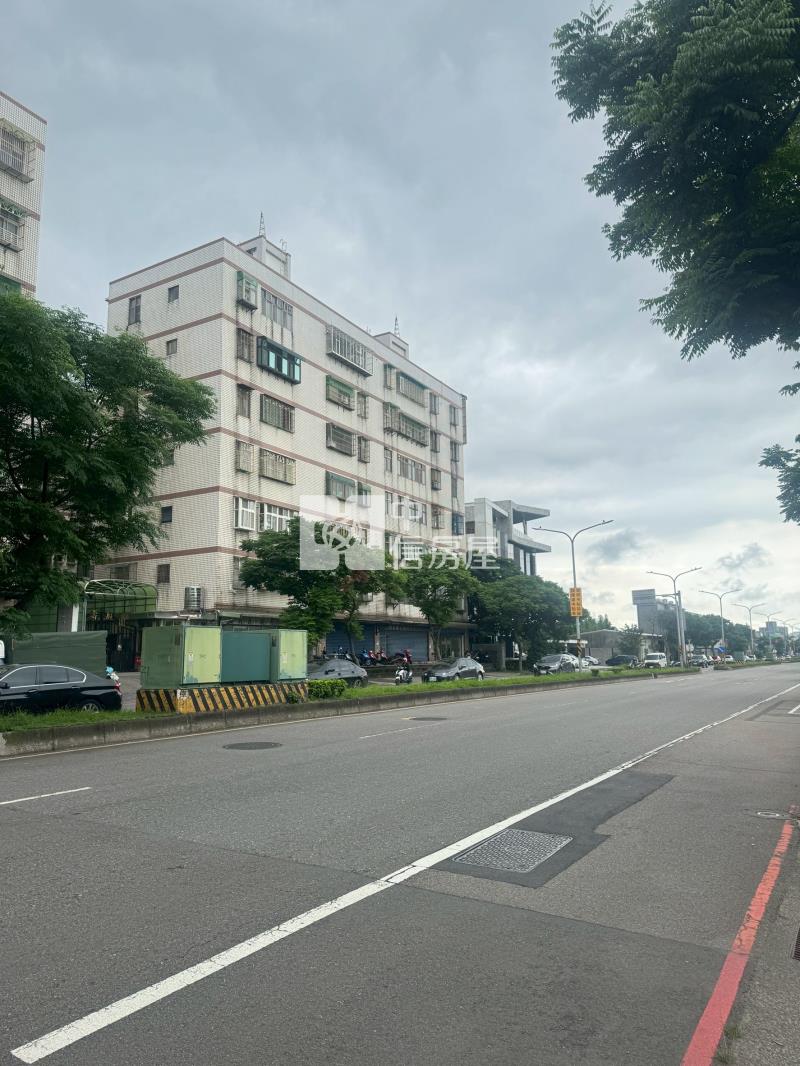 省桃精美電梯3房房屋室內格局與周邊環境