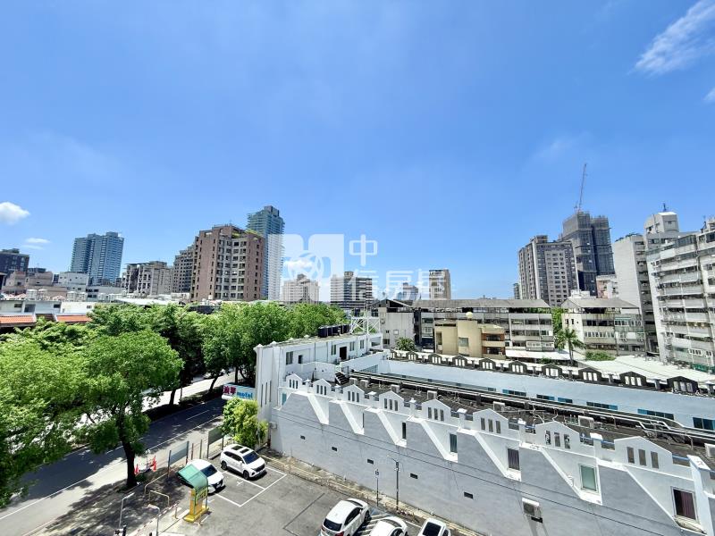 國美館美術園道河畔旁買5送6樓｜有室內梯天然氣子母車5房房屋室內格局與周邊環境