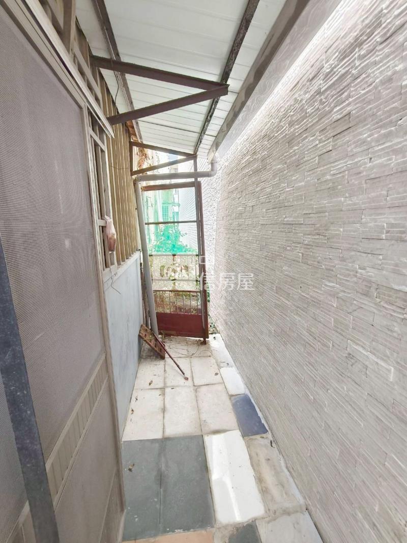 九份子旁河堤景觀邊間店住房屋室內格局與周邊環境