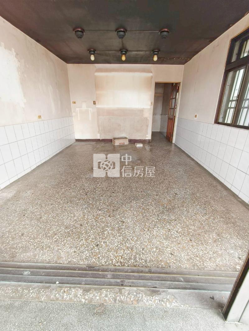 九份子旁河堤景觀邊間店住房屋室內格局與周邊環境