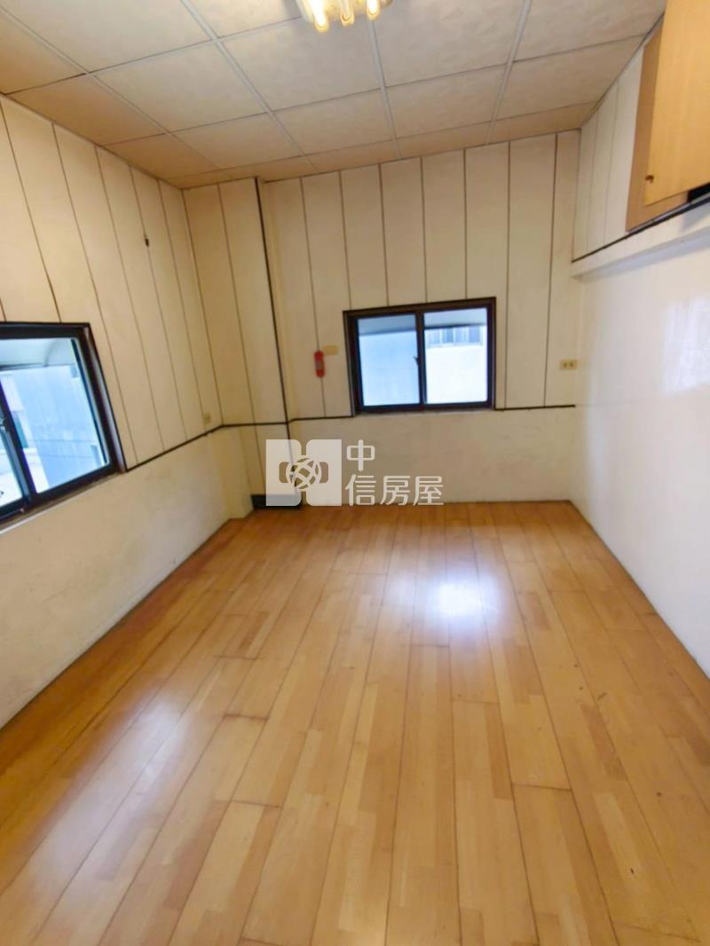 九份子旁河堤景觀邊間店住房屋室內格局與周邊環境