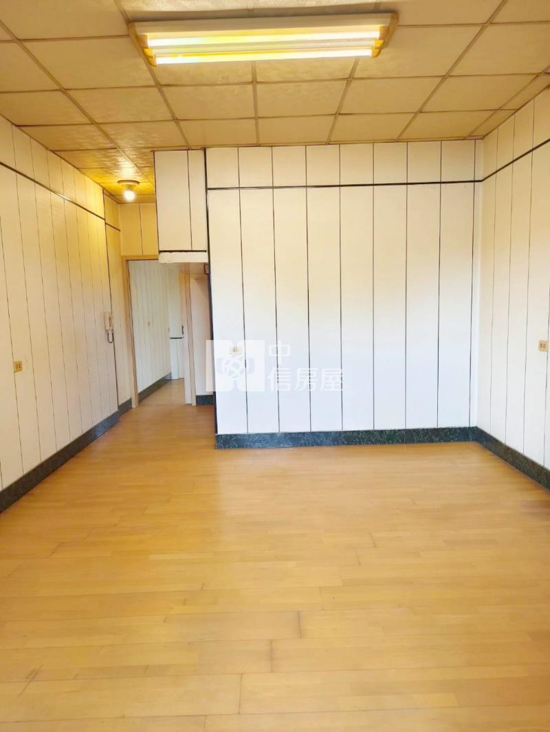 九份子旁河堤景觀邊間店住房屋室內格局與周邊環境