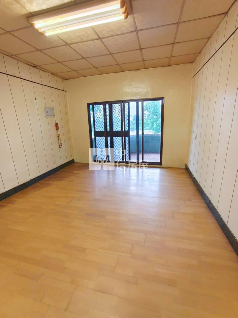 九份子旁河堤景觀邊間店住房屋室內格局與周邊環境