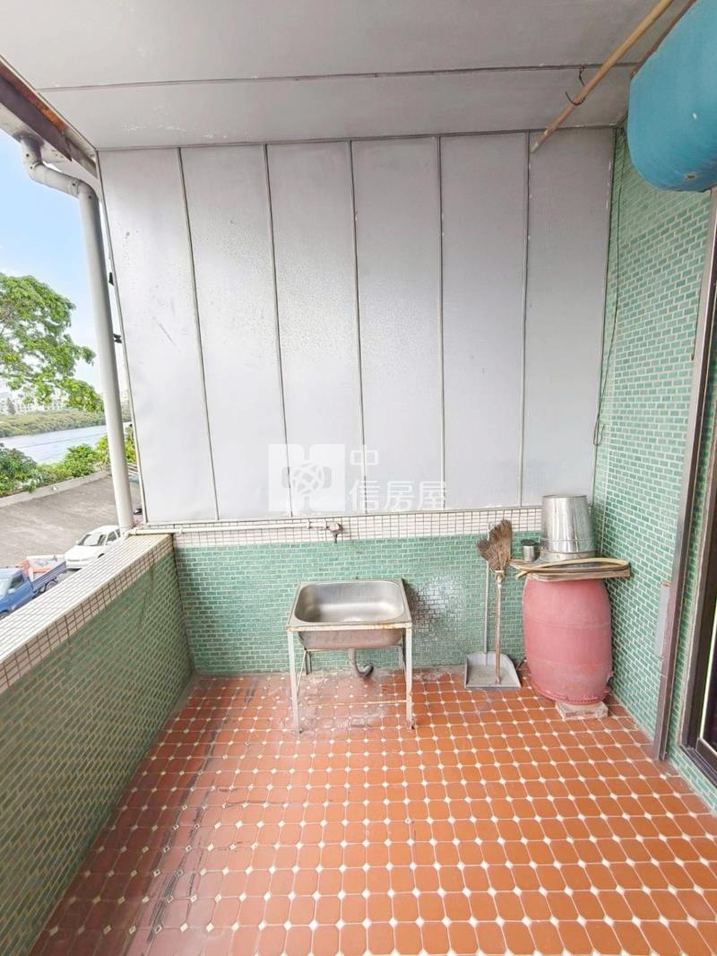 九份子旁河堤景觀邊間店住房屋室內格局與周邊環境