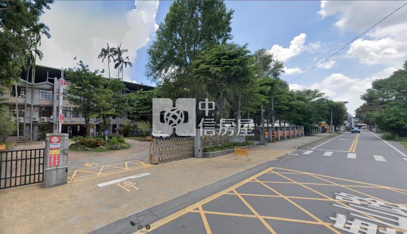 南投竹山臨路8米方正建地房屋室內格局與周邊環境