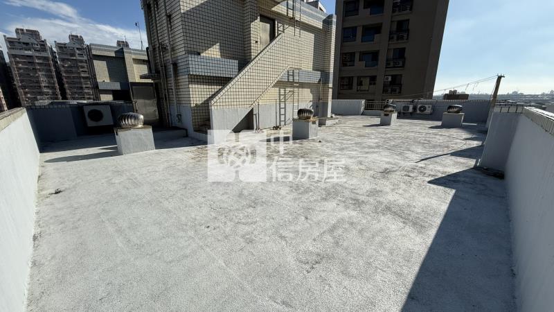 藝文特區高樓景觀戶華廈四房+輪抽車位房屋室內格局與周邊環境