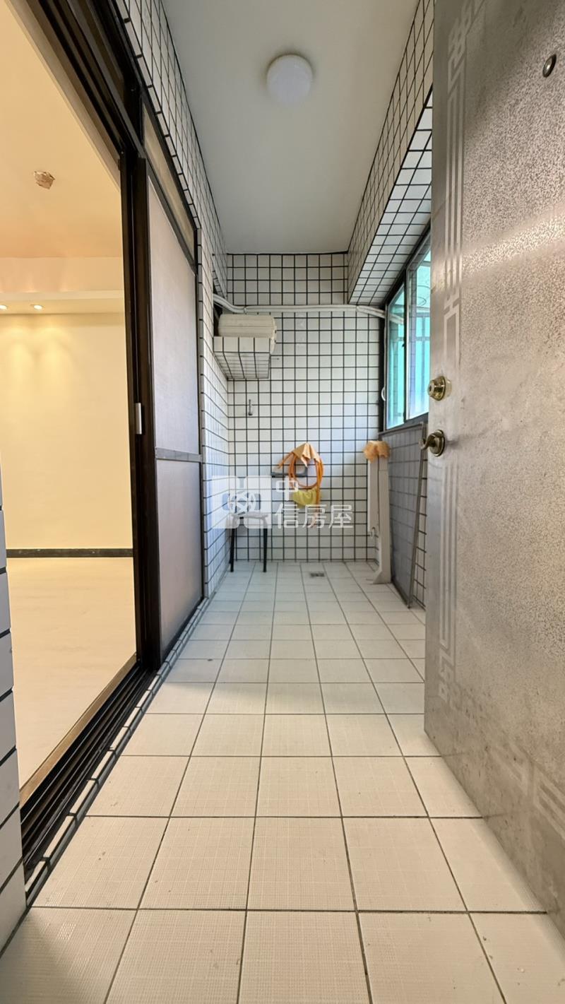 藝文特區高樓景觀戶華廈四房+輪抽車位房屋室內格局與周邊環境