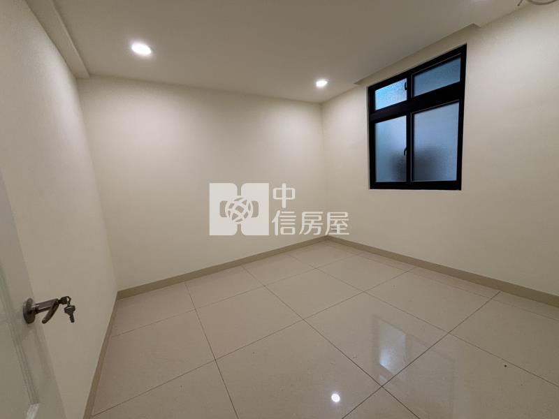 【奔馳】龜山區幸福23街美3房房屋室內格局與周邊環境