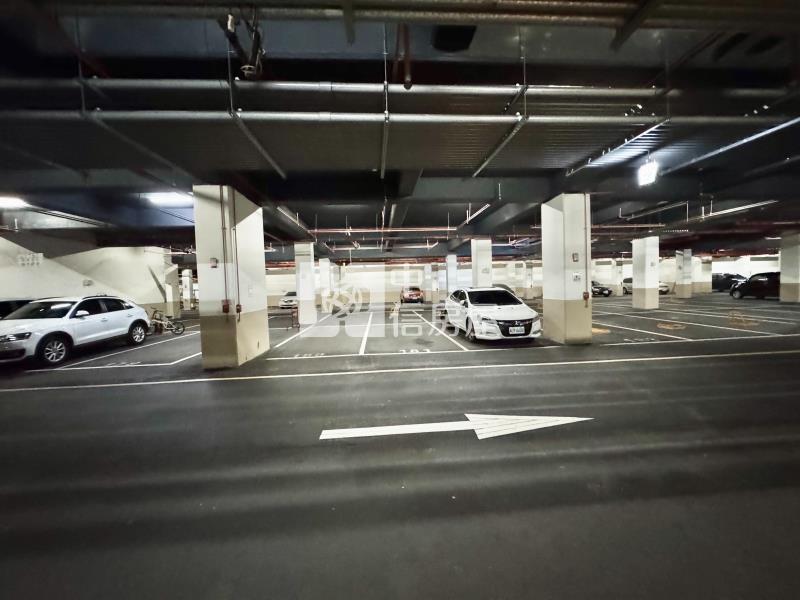 湯城世紀~全新整理.美二房車房屋室內格局與周邊環境
