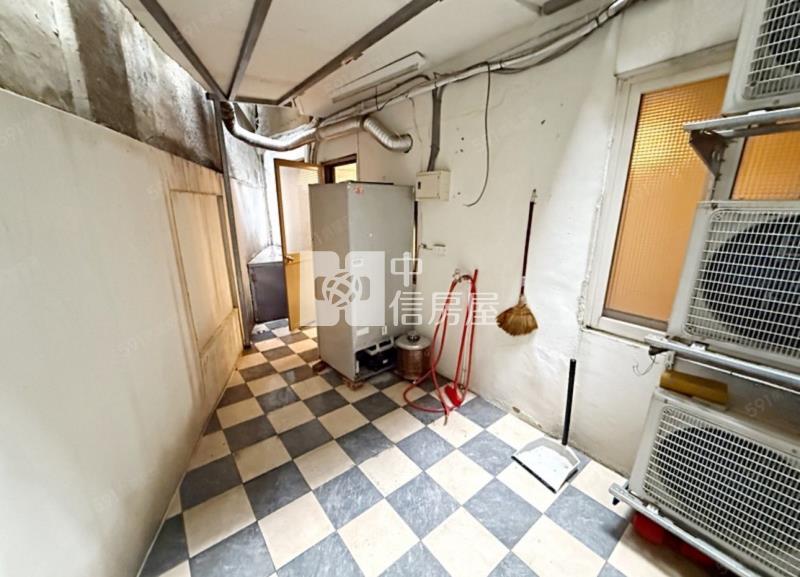 東區綠園四房華廈房屋室內格局與周邊環境