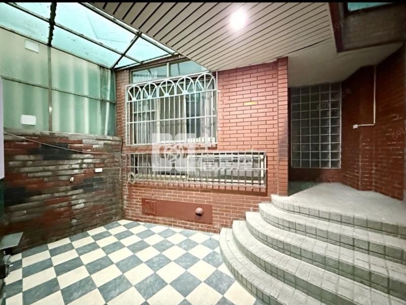 東區綠園四房華廈房屋室內格局與周邊環境