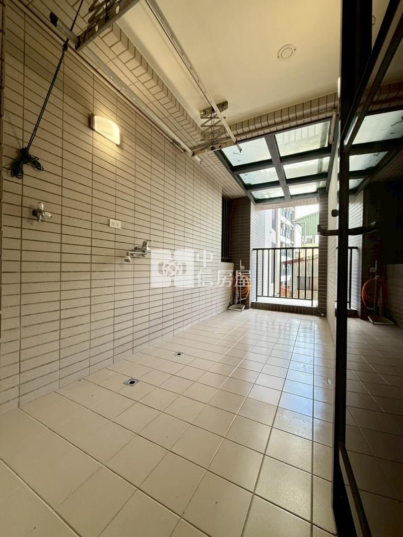 塗城商圈林維建設6年屋三房平車房屋室內格局與周邊環境