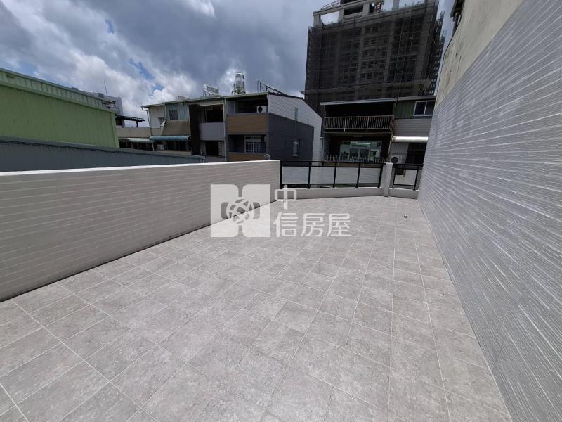 鳳山車站△翻新透天店面房屋室內格局與周邊環境