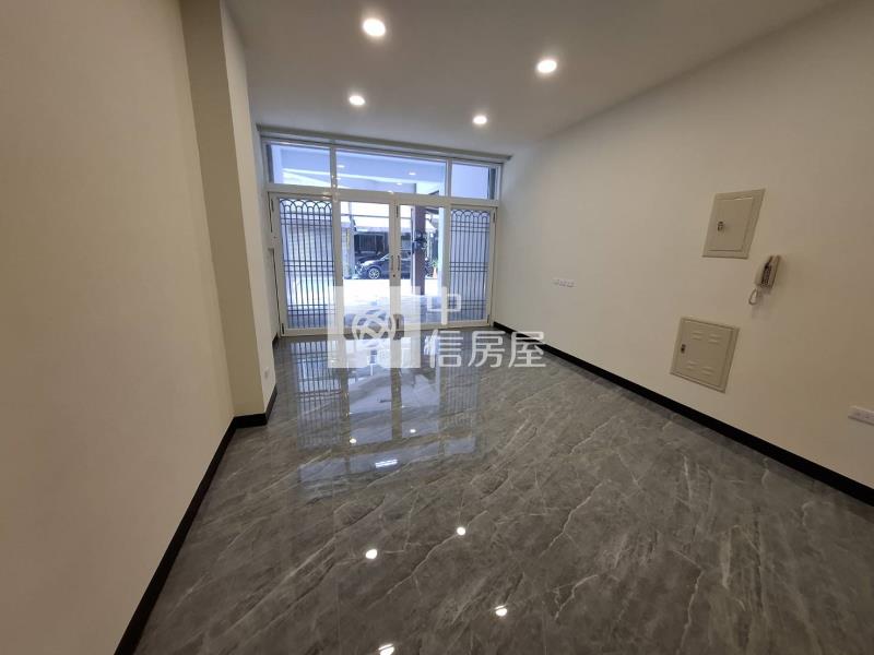 鳳山車站△翻新透天店面房屋室內格局與周邊環境
